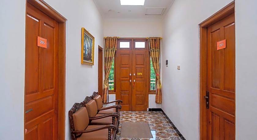 RedDoorz Syariah @ Griya Thamrin Manahan Solo