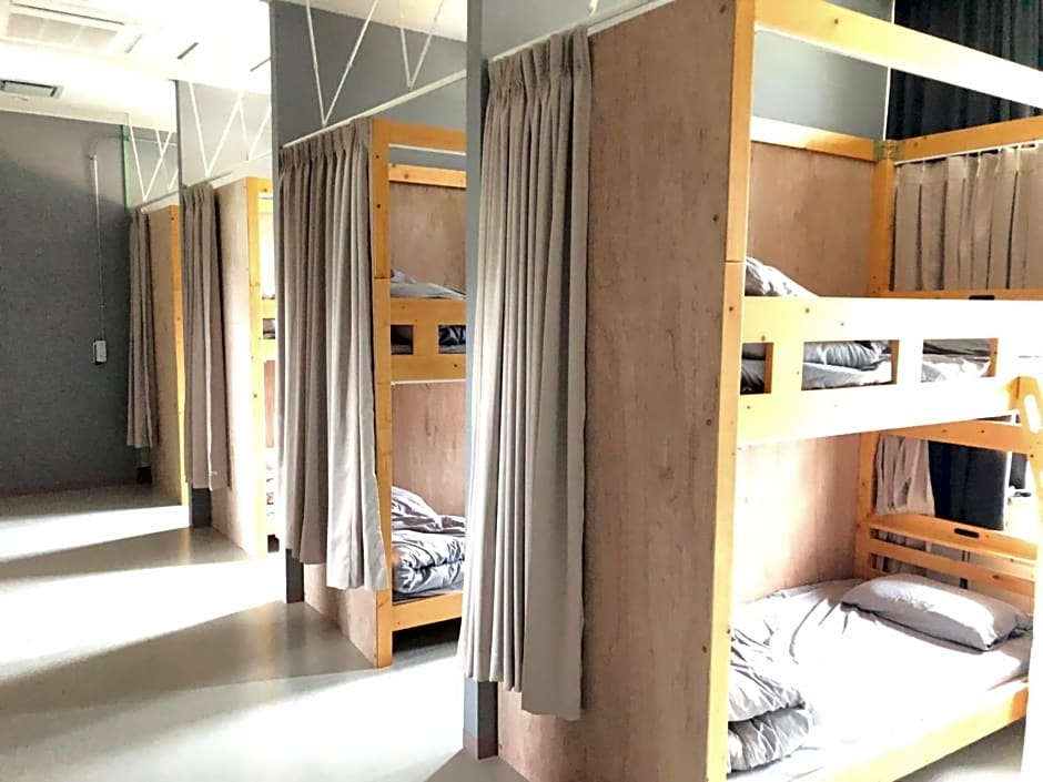 LivingAnywhere Commons Uruma Male Dormitory bunk bed - Vacation STAY 15526v