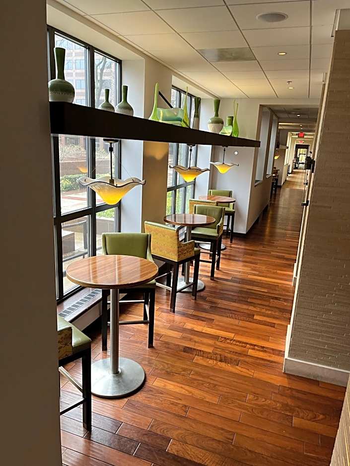 Chicago Marriott Suites O'Hare