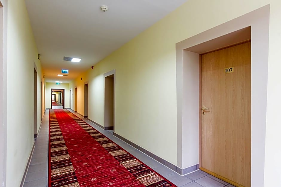 HOTEL ŁABĘDY i Hostel Łabędy