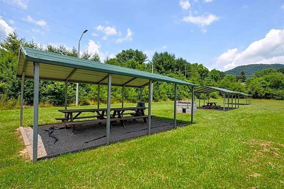 Americas Best Value Inn Canton, NC