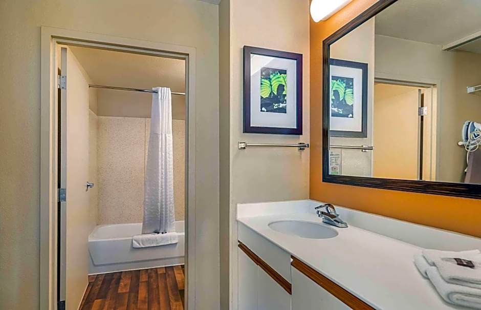 Extended Stay America Select Suites - Chicago - Lombard - Oakbrook