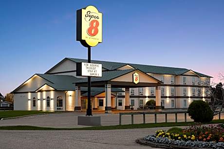 Super 8 by Wyndham Swan River MB