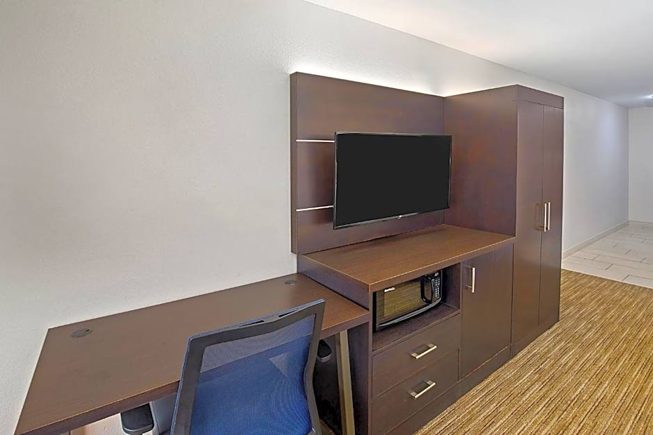 Holiday Inn Express & Suites Locust Grove By IHG