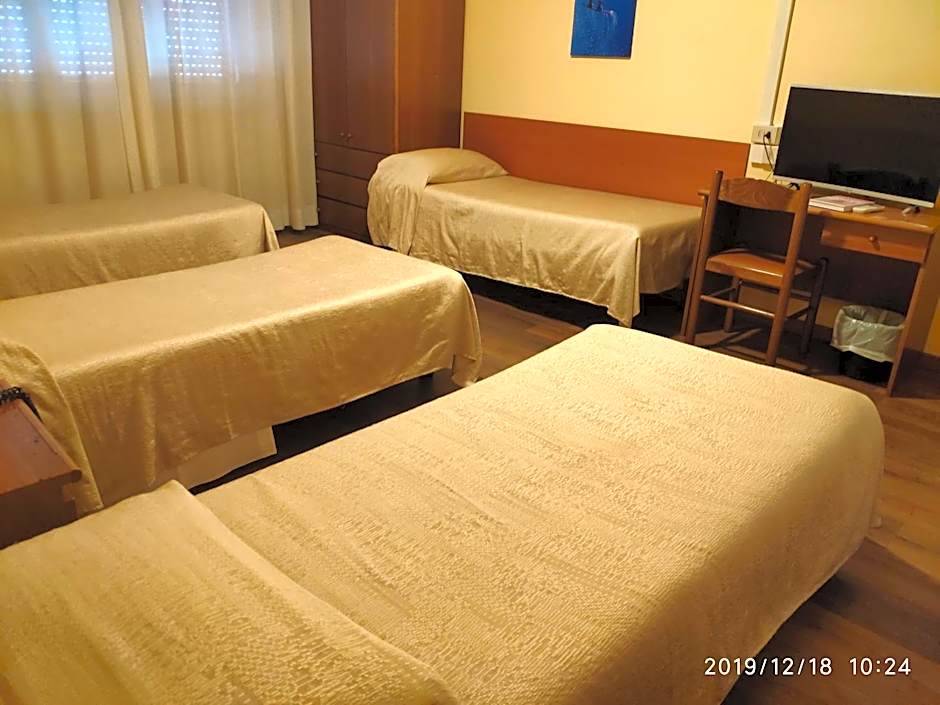 Photo 1 of 6 of Quadruple Room