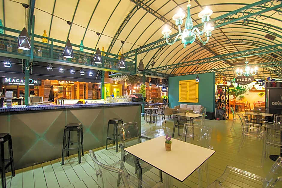 Maria Palace Complex