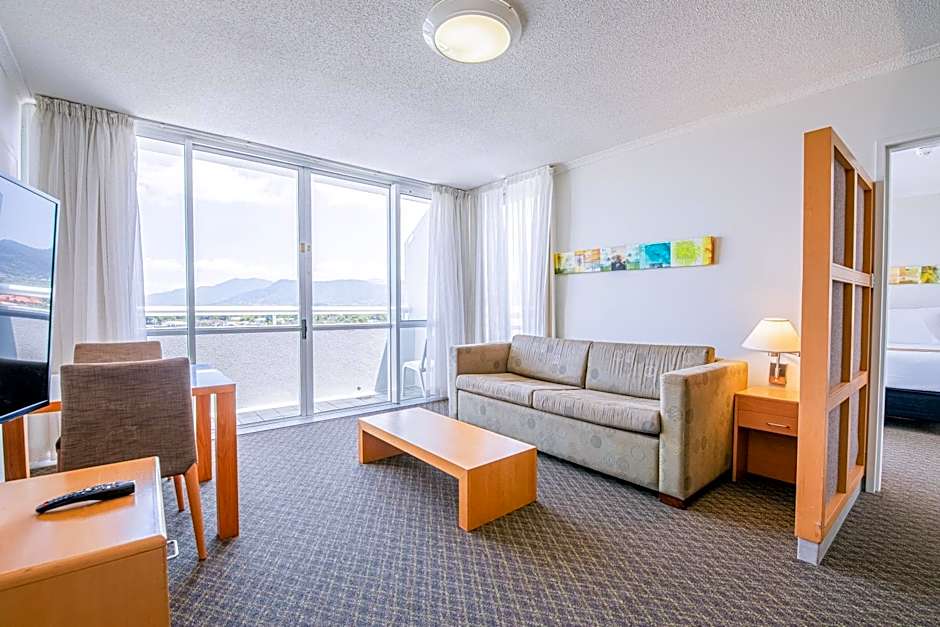 Cairns Harbourside Hotel