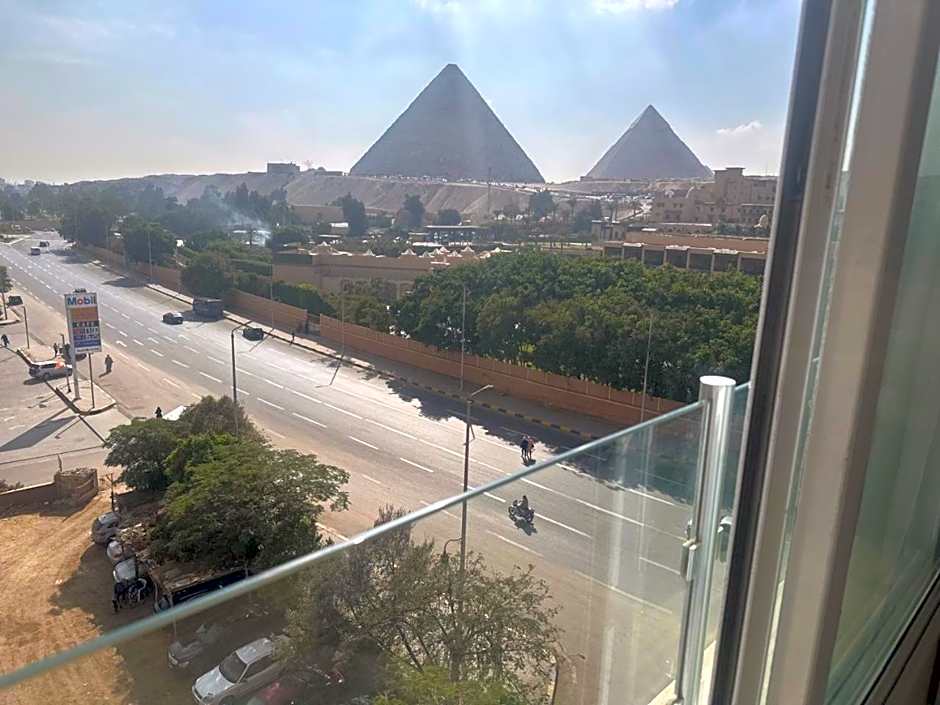 DouDou Pyramids View Hotel