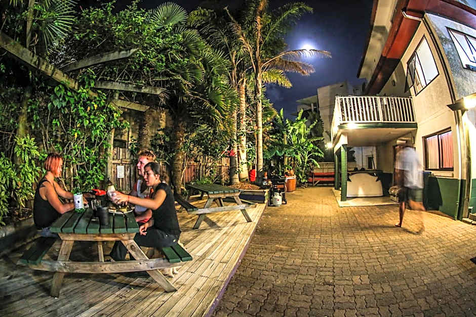 Centabay Lodge and Backpackers