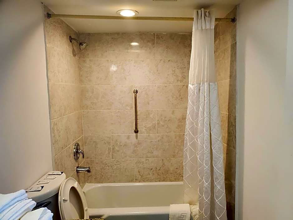 Deerfield Inn & Suites