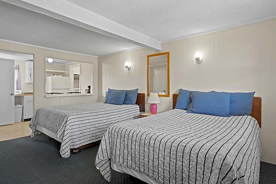 Beach Motel and Suites