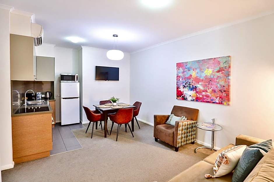 Indulge Apartments - Ontario