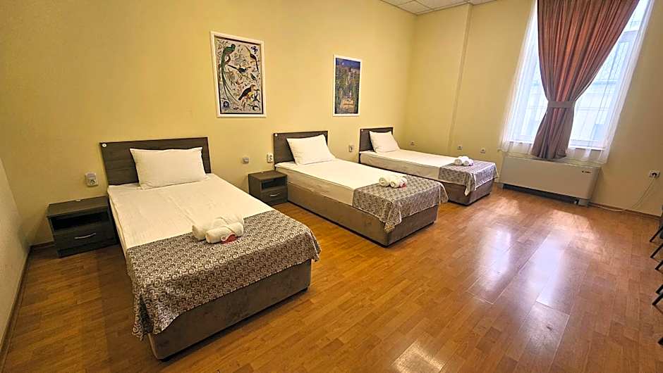Foto 1 daripada 6 — Bed in Male Dormitory Room