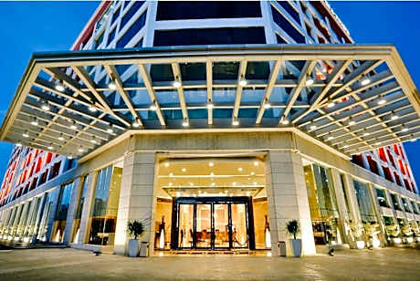 Hotel Royale Signature