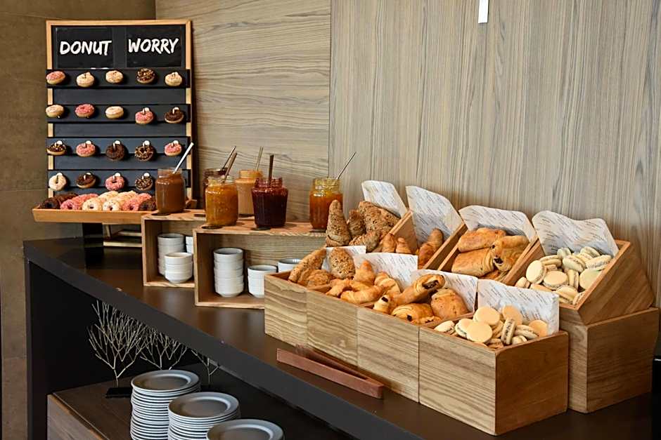 Courtyard by Marriott Santiago Las Condes
