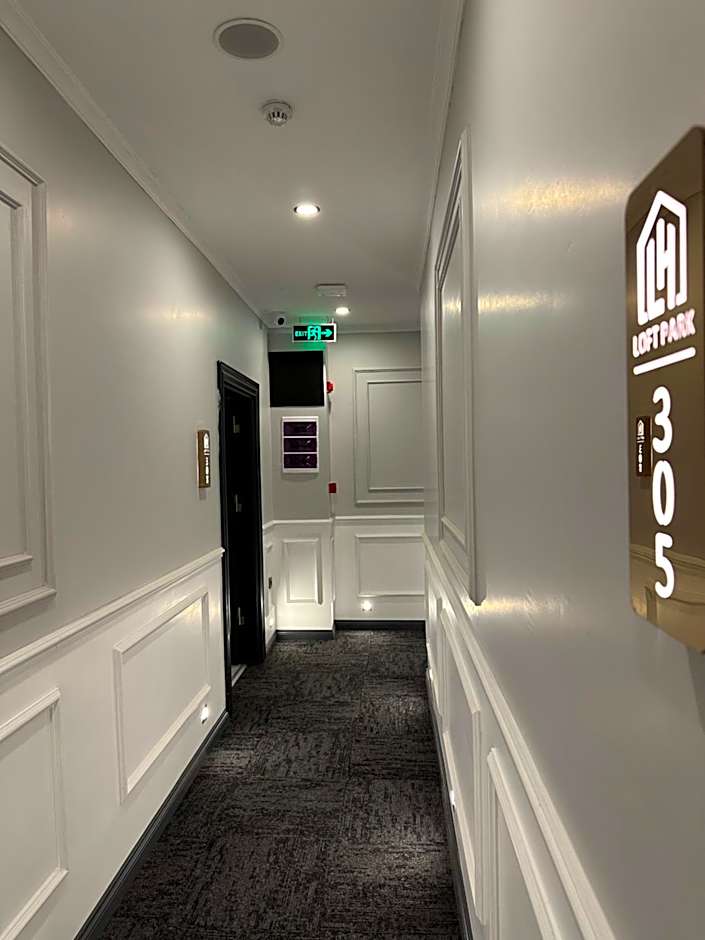 Park Hotel & Private Transportation İstanbul Airport-By Loft