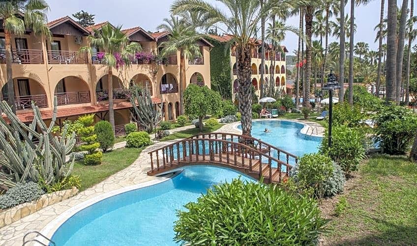 Green Paradise Beach Hotel