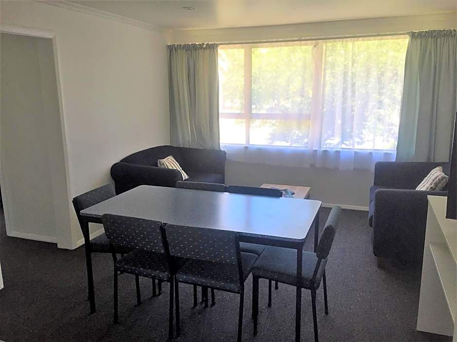 Fairway Motel & Apartments