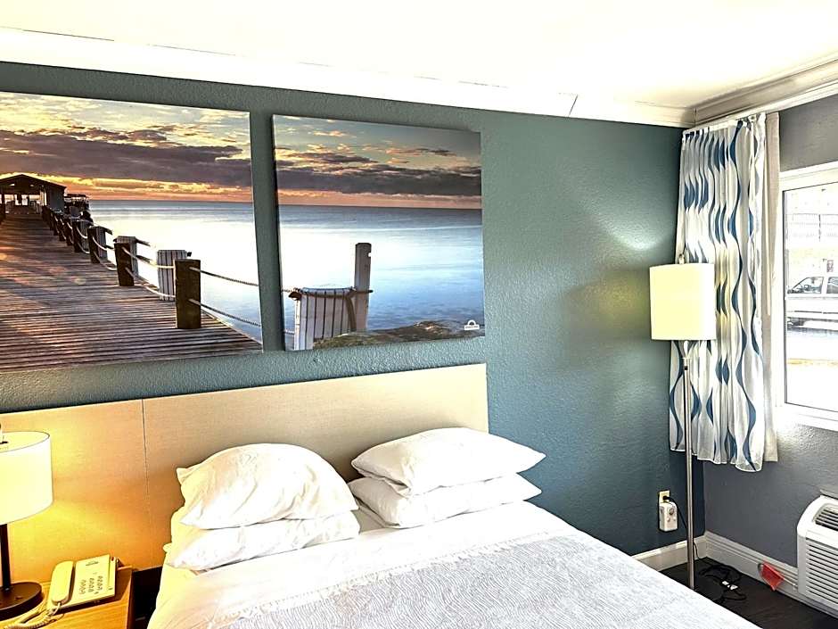 Days Inn by Wyndham Pensacola - Historic Downtown