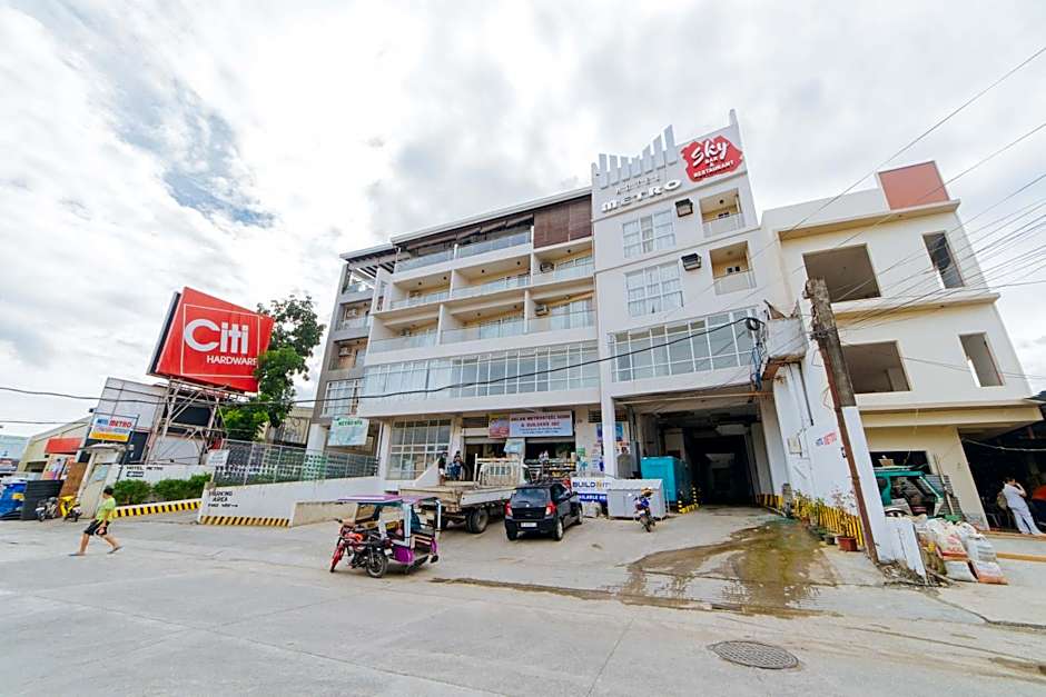 RedDoorz Plus near Gaisano Mall Kalibo - Vaccinated Staff