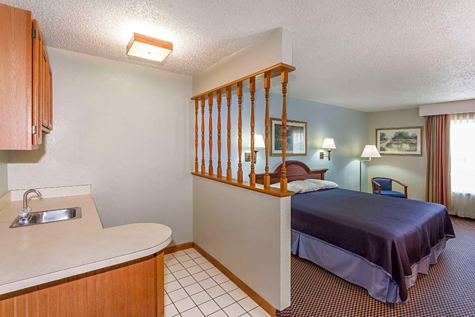 Baymont by Wyndham Lake Park Valdosta I75