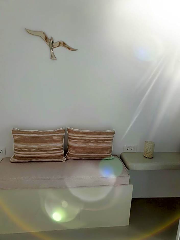 Golden Stone Santorini Suites