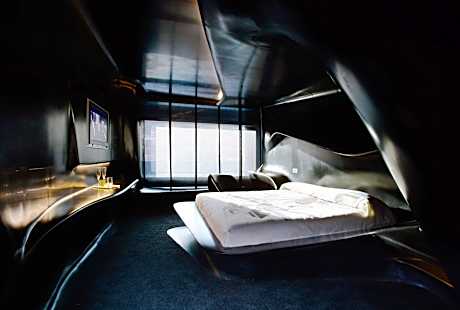 SPACE CLUB ROOMS BY ZAHA HADID