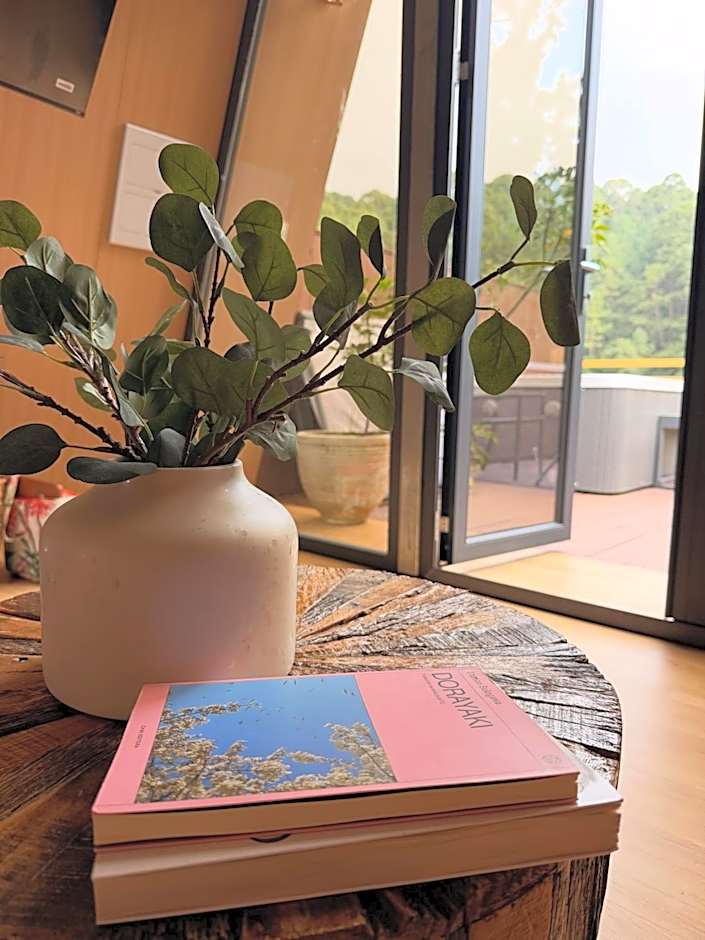 La Estela NatureSuite