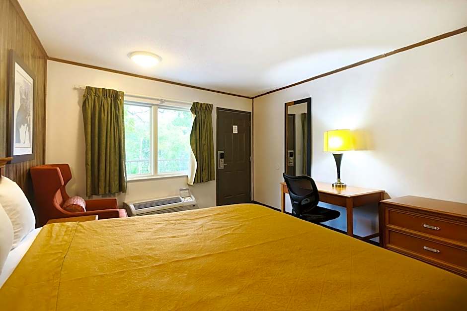 Tennessee Mountain Lodge Riverside by OYO