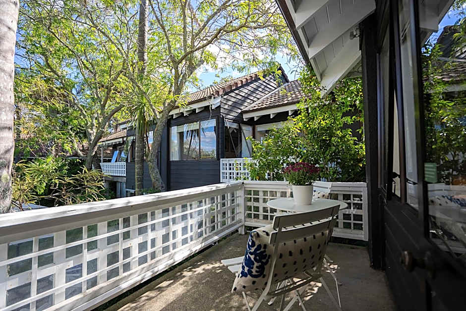 Emerald Inn on Takapuna Beach