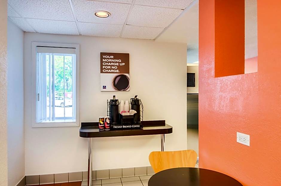 Motel 6-Arlington Heights, IL - Chicago North Central