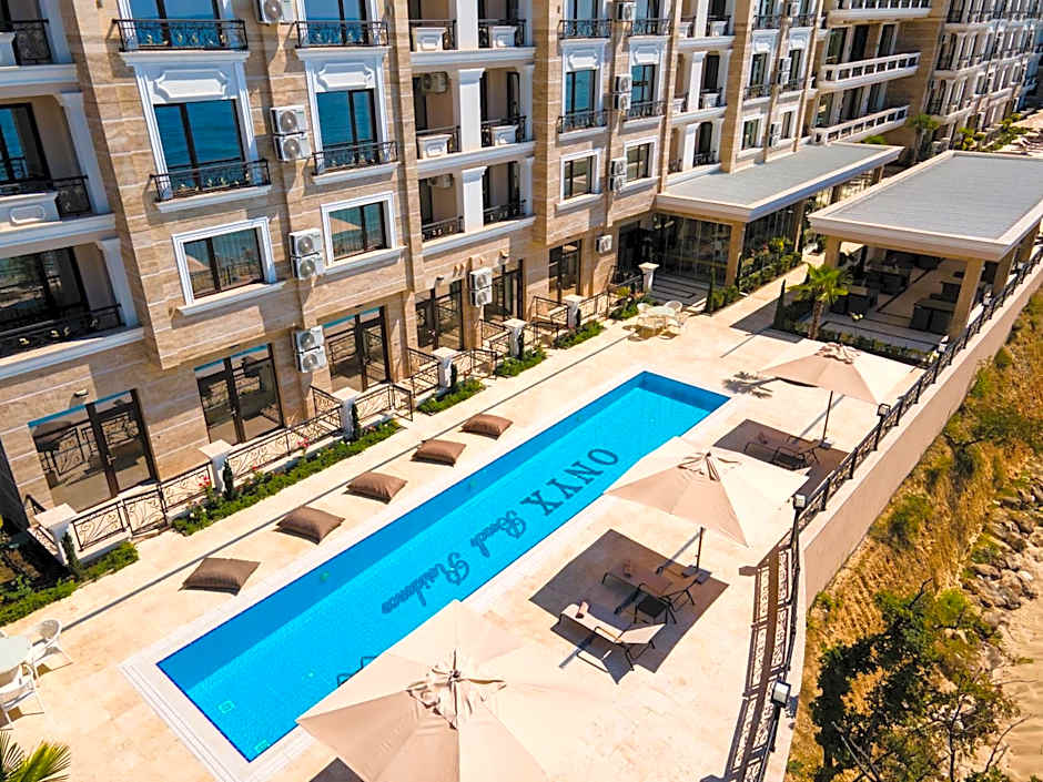 Onyx Beach Residence - Free Beach Access & Parking