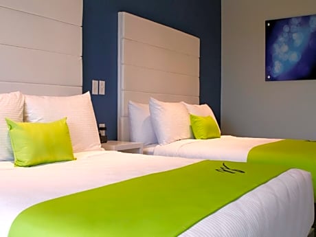 Queen Room with Two Queen Beds - Accessible/Non-Smoking