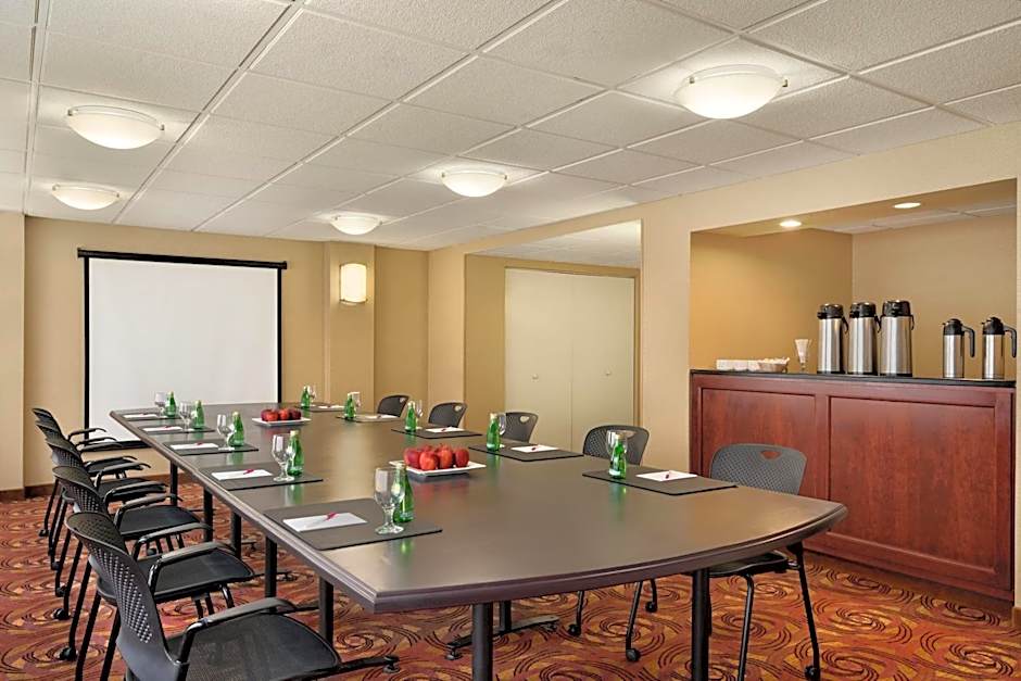 Crowne Plaza Englewood By IHG