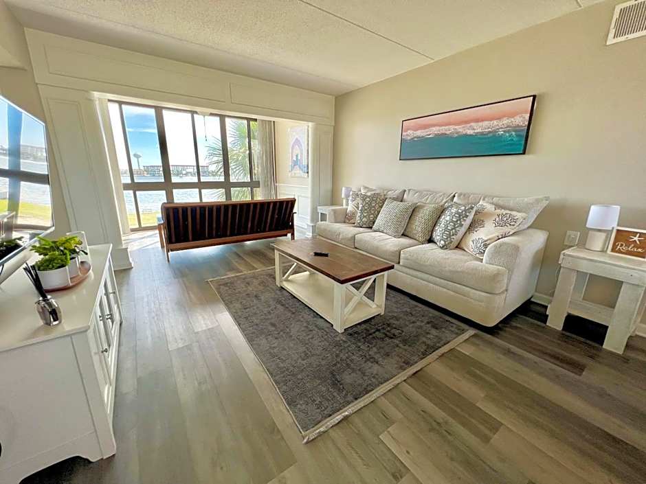Wondrous Waterfront Condo w/ Pool & Washer/Dryer