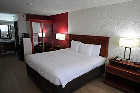Clarion Hotel Broken Arrow - Tulsa
