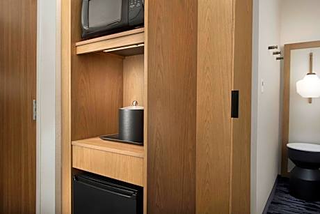 King Suite with Sofa Bed - Hearing Accessible