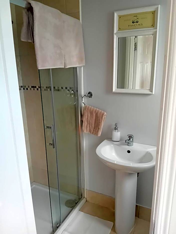 An Charraig Ban on the wild Atlantic way F94WT02