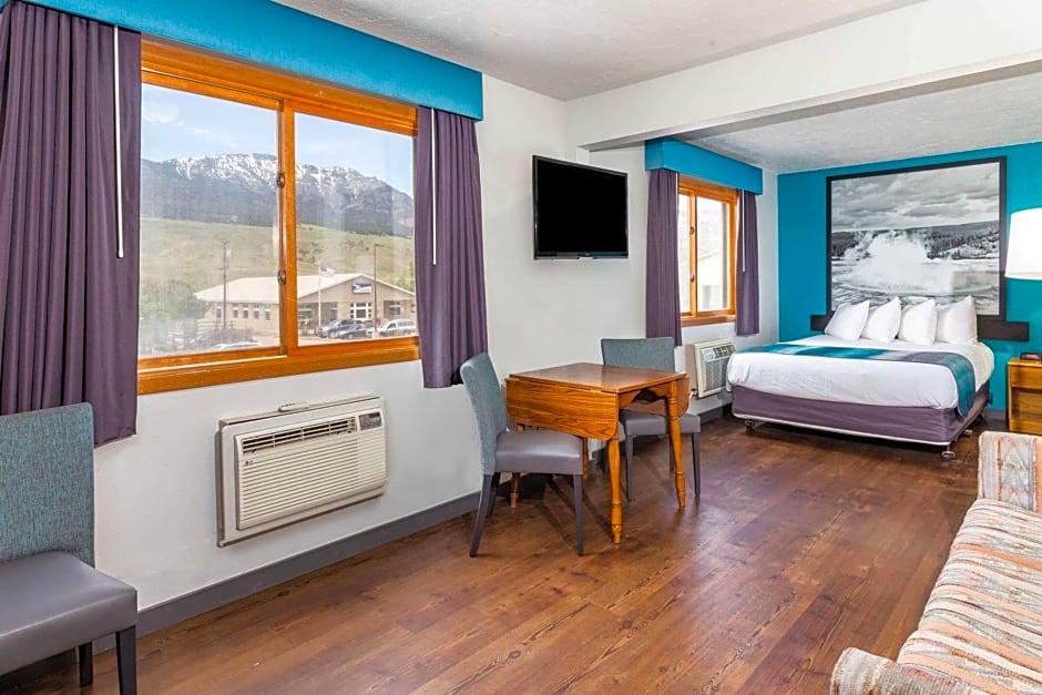Super 8 by Wyndham Gardiner/Yellowstone Park Area