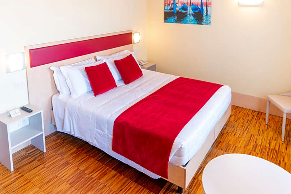 Hotel Autoespresso Venice - Atika & Atif