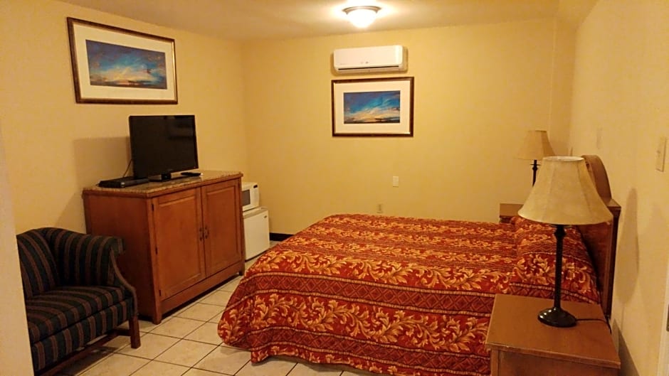 Country Regency Inn & Suites