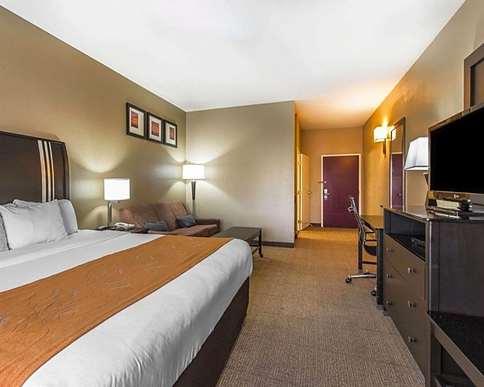 Comfort Suites Bakersfield