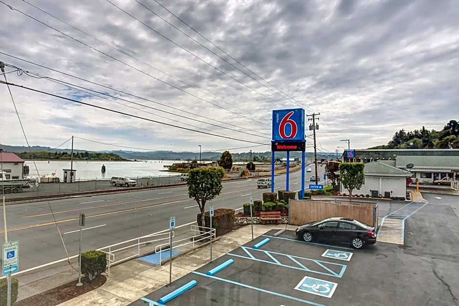 Motel 6-Coos Bay, OR