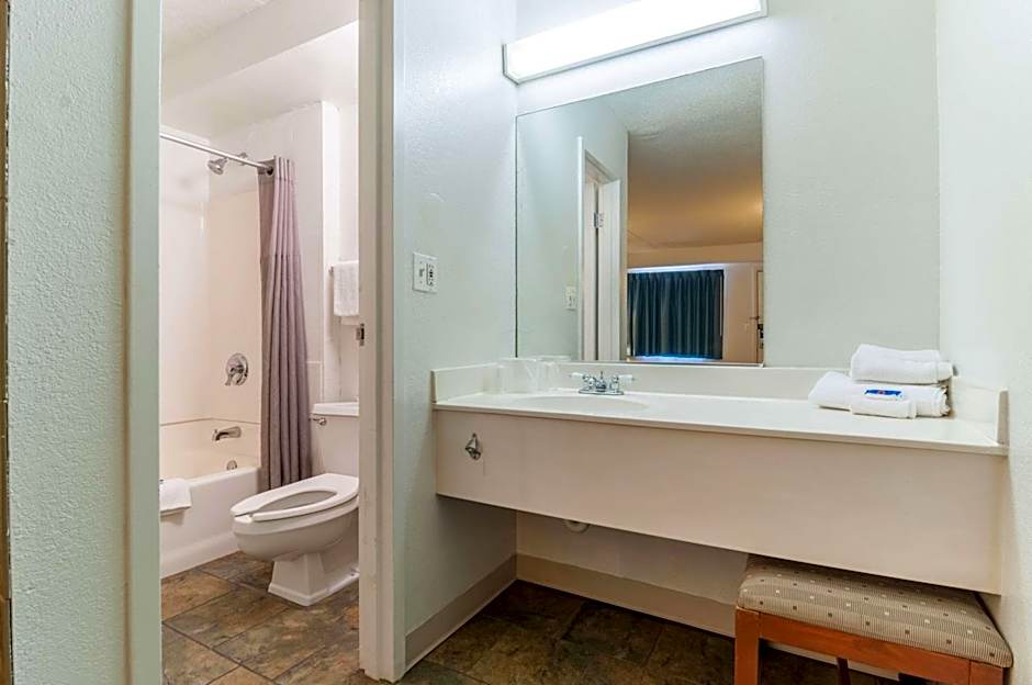 Motel 6-Farmington Hills, MI - Northwest - Farmington Hills