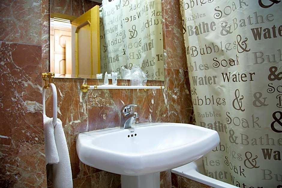 Hotel Reina Victoria