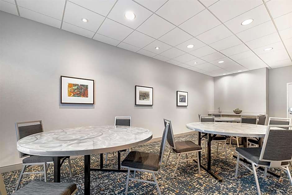 Hampton Inn & Suites Dallas/Plano-East