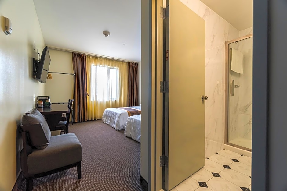 John Hotel