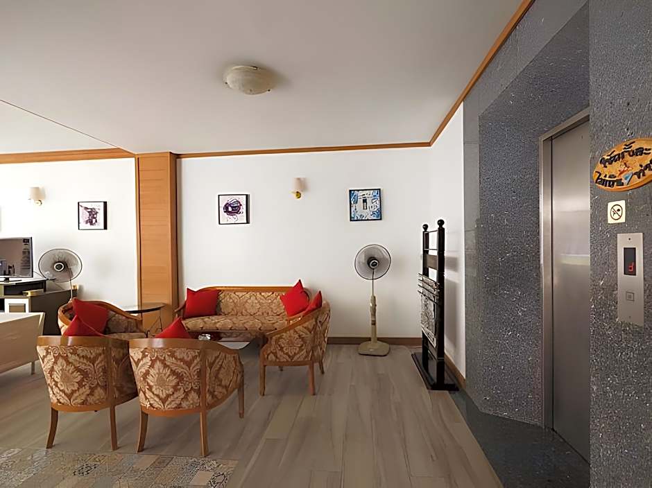 Paisiri Hotel