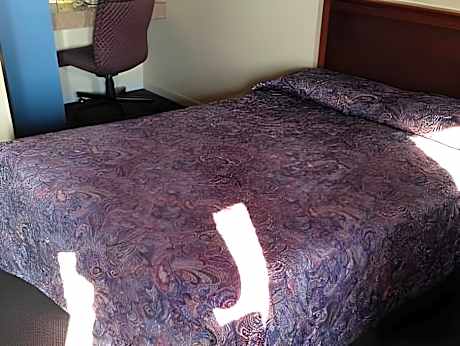 1 Queen Bed Nonsmoking