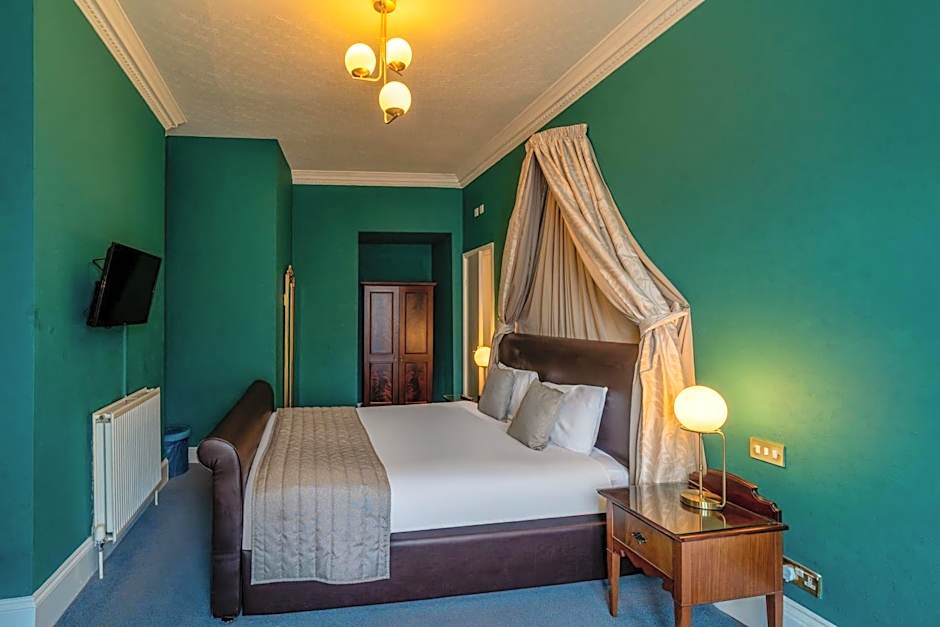 Royal Hotel